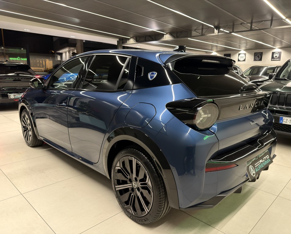 LANCIA YPSLON 1200 HYBRID 110 CV  EDIZIONE CASSINA 